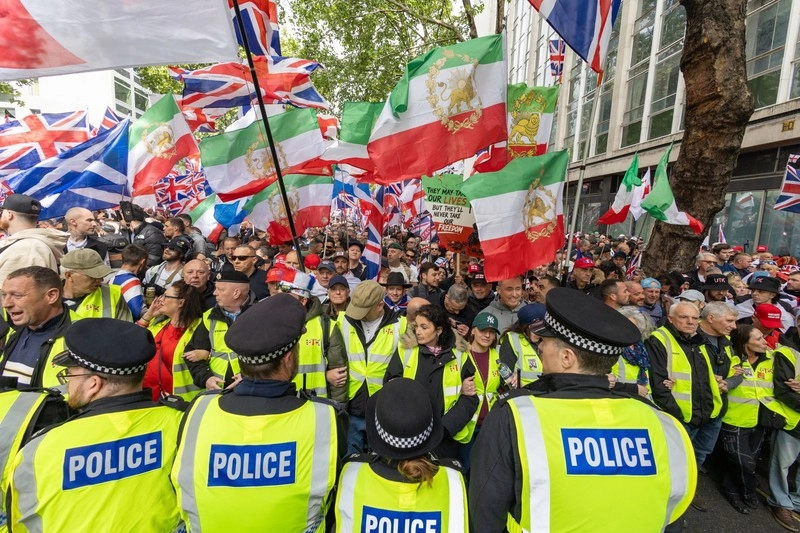 Ogroman prosvjed desničara u Londonu
